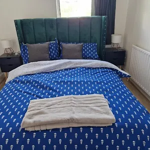 A Lovely One Bedroom In Hither Lane London
